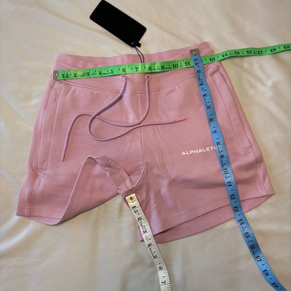 Alphalete NWT Essential Core Bloom Shorts- Size Small - Picture 3 of 5